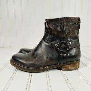 Oto Distressed Dark Brown Leather Back Zipper Buckle Short Ankle Moto Boots D190